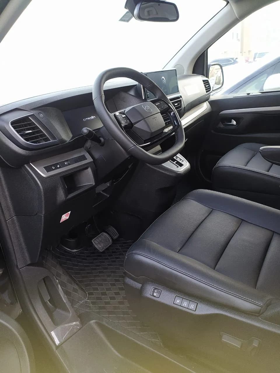 Citroën Space Tourer 7 Pax - image 4