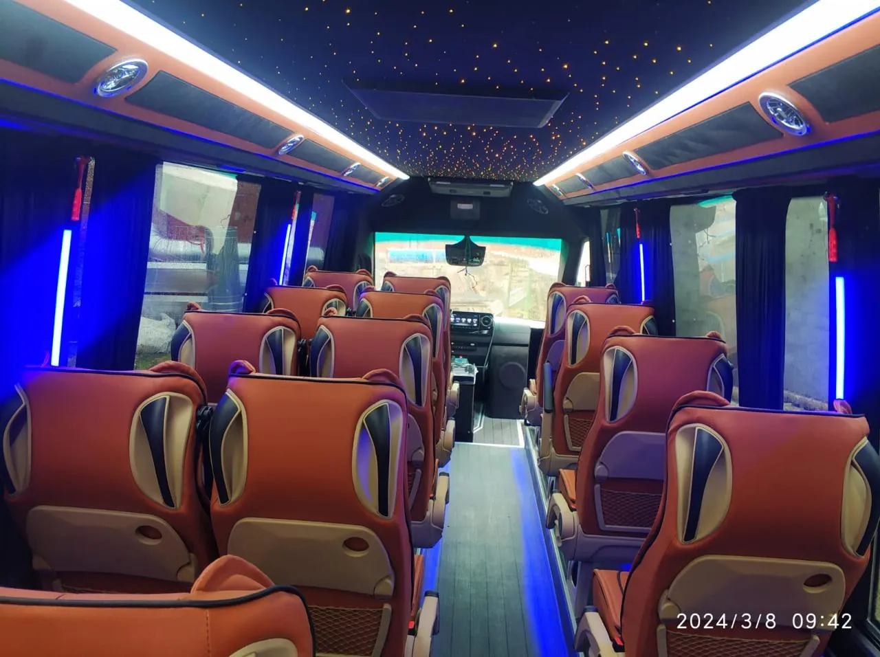 Mercedes Sprinter 19 Seater - image 4