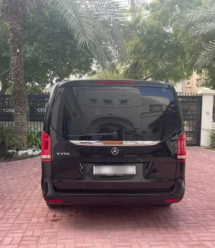 Mercedes V-Class - image 3