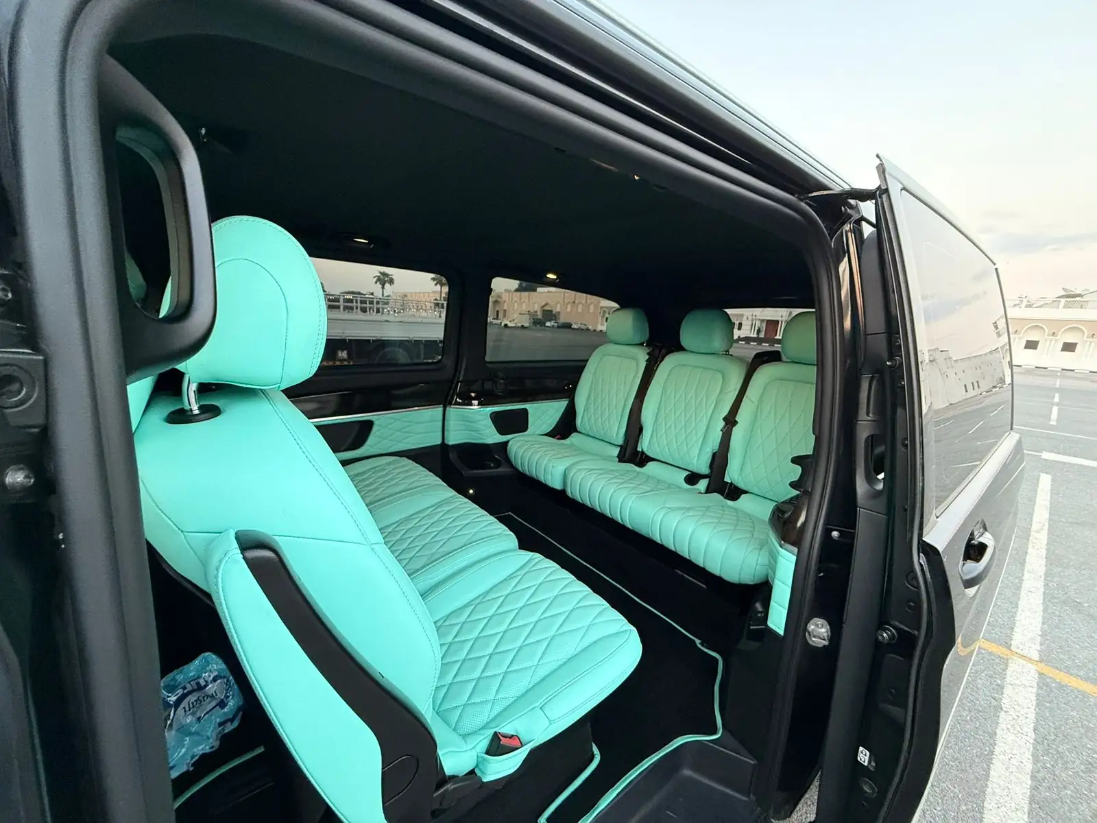 Mercedes V 300 Tiffany - image 3